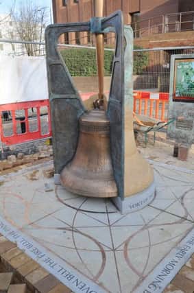 The bell maker Henry Penn memorial scupture outside the Magistrates Court. EMN-171212-162854009