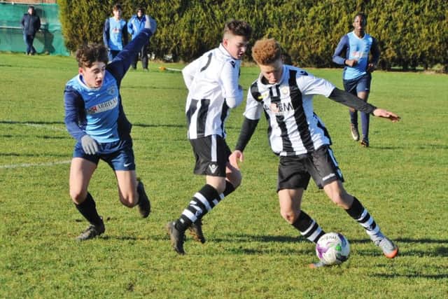 Action from the game betwwen Northern Star Under 16s and Gunthorpe Harriers Navy.