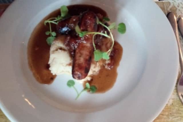 Brad Barnes has lunch at the Dog in a Doublet