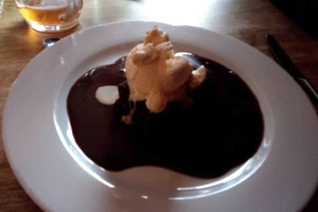 Brad Barnes has lunch at the Dog in a Doublet