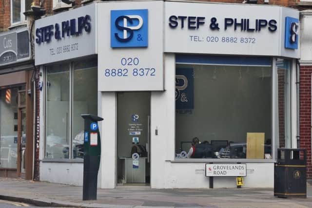Stef and Philips offices  in North London EMN-161024-192409009