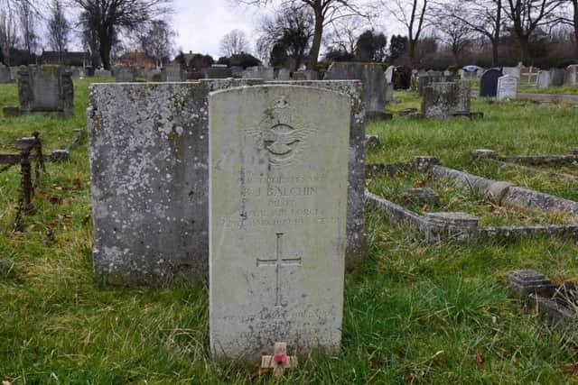 Bernard Balchin, war hero's grave at Eastfield Cemetery EMN-180603-223303009