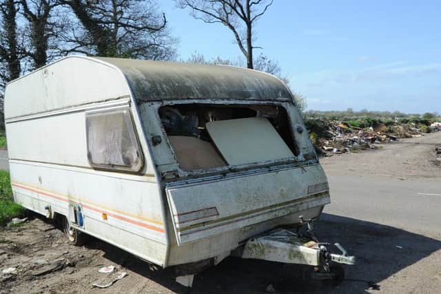Fly-tipping in Norwood Lane EMN-180418-121523009