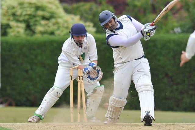 T20 action involving Stamford Town and King's Keys.