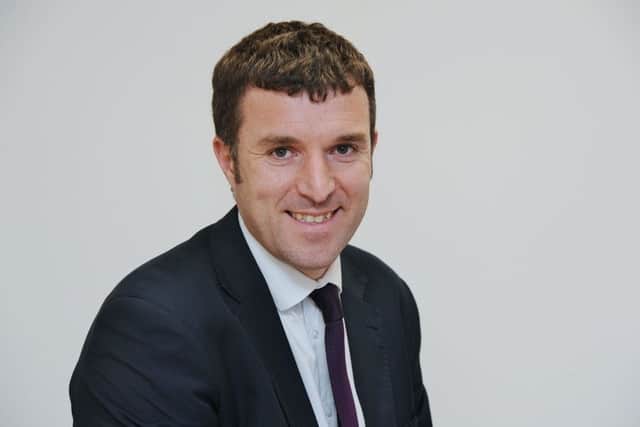 Jonathan Lewis