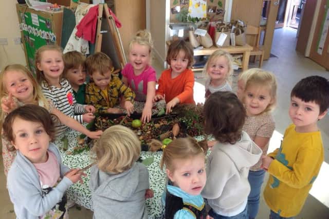 The children learn about autumn