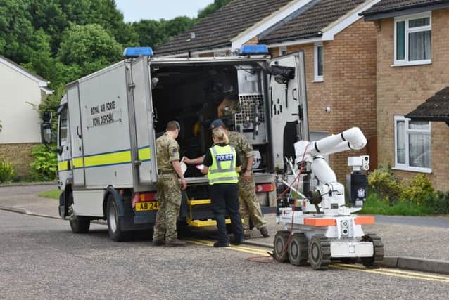 Bomb disposal squad called to Stokesay Court, Longthorpe EMN-160621-211934009