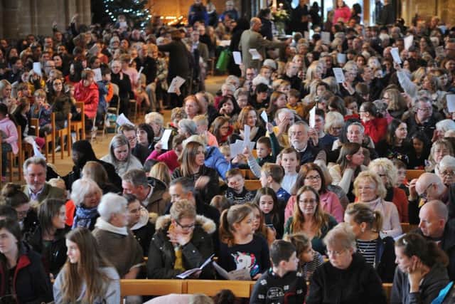 Christingle Service at Peterborough Cathedral 2018 EMN-181224-151939009