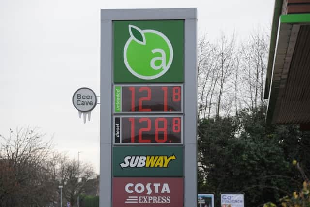 Petrol prices Applegreen garage, Stanground EMN-181228-133802009