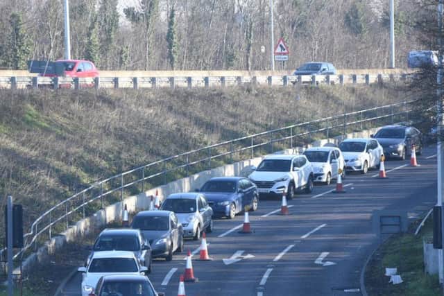 Long delays caused by the closure of two lanes to ensure the safety of the workforce