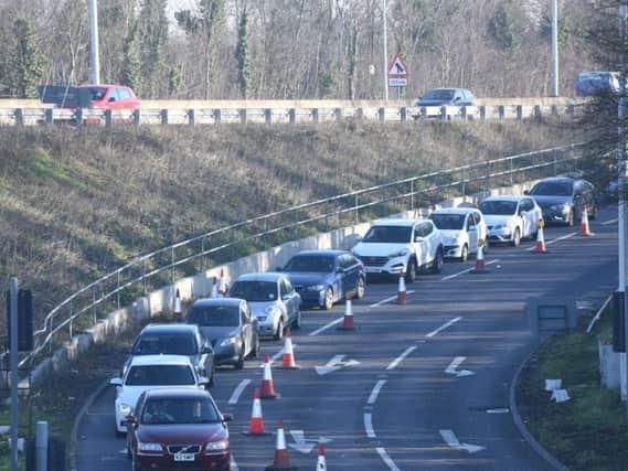 Long delays caused by the closure of two lanes to ensure the safety of the workforce