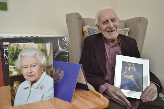 Celebrating his 105th birthday  Bert James, a fan of Linda Lusardi at Vista Park EMN-191003-184036009