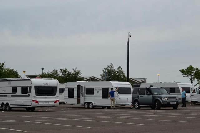 Travellers at Serpentine Green