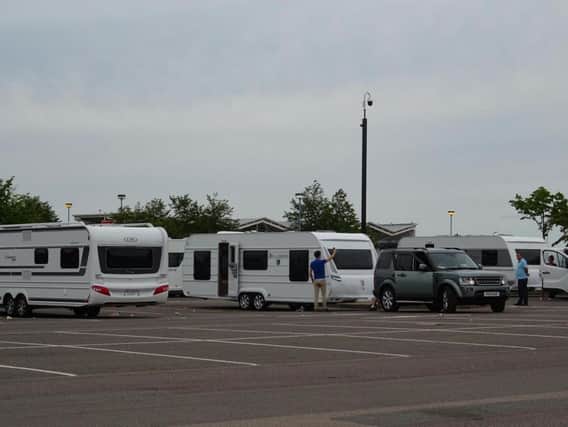 Travellers at Serpentine Green