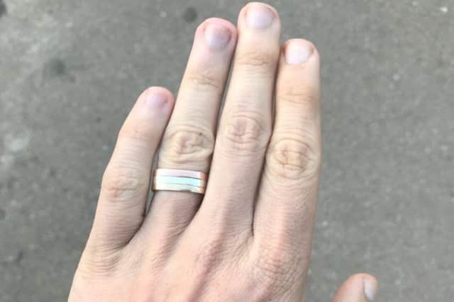 The missing wedding ring