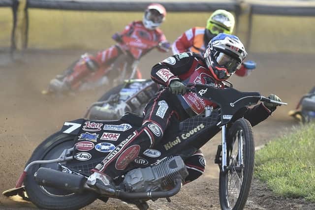 Ricky Wells is out in front for Panthers in Heat Four against Swindon. Photo: David Lowndes.