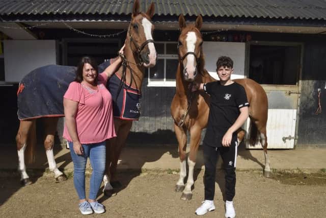 Della McGinn with Brandon Furneaux and horses Urono and Flamingo EMN-190107-144514009