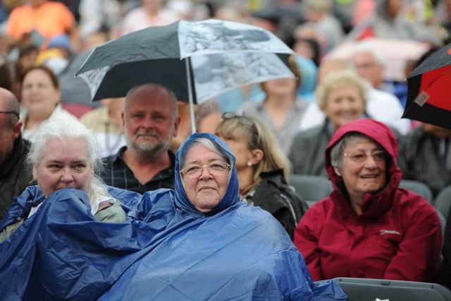 Tom Jones concert at the Weston Homes Stadium, London Road. EMN-191107-225405009