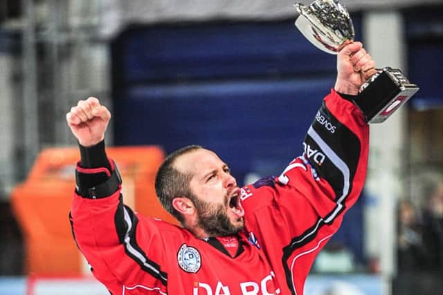 Slava Koulikov has signed a contract extension with the Peterborough Phantoms.
