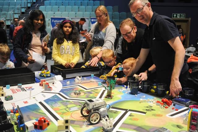 Peterborough STEM Festival 2019 at Kingsgate Centre. Colin Goodall from Park Air Systems with his robotics EMN-191013-141541009