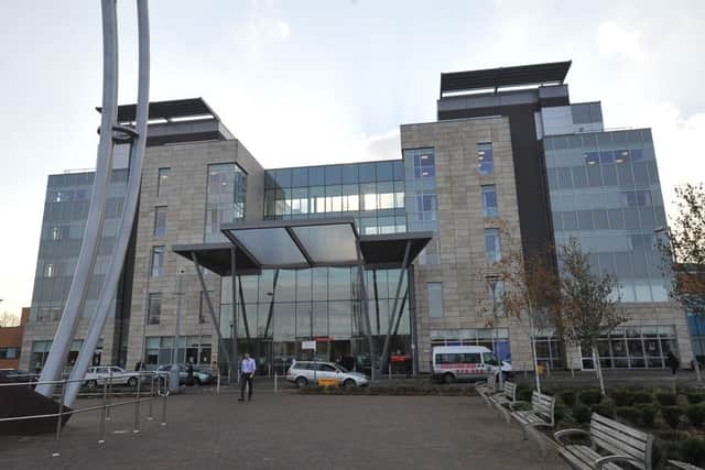 Peterborough City Hospital EMN-141118-141223009