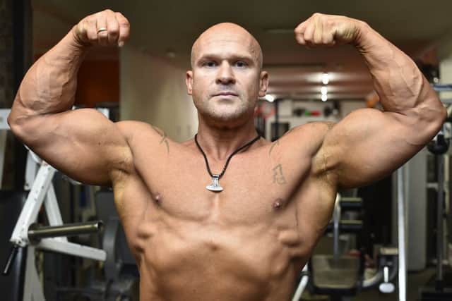 Bodybuilder Alex Bolshunov training at Fengate Gym EMN-190611-085829009