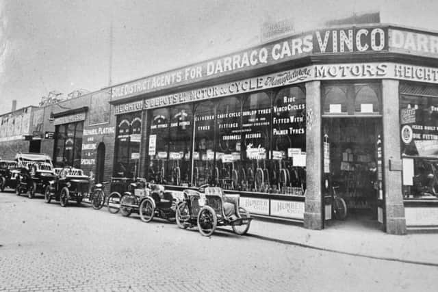 What was this showroom called?