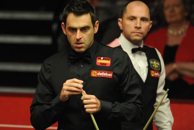 Joe Perry (right) did well against Ronnie O'Sullivan.