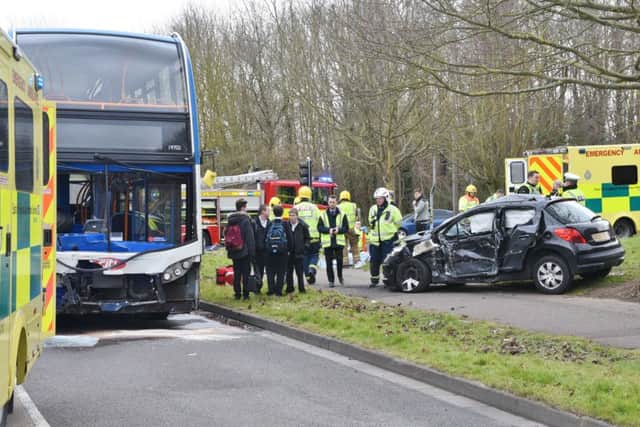 Bus crash at Hodson Ave, Werrington EMN-160303-205122009