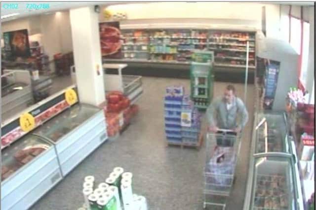 Do you recognise this man? 4Ouv3tV-CWZiZMIqHhUv