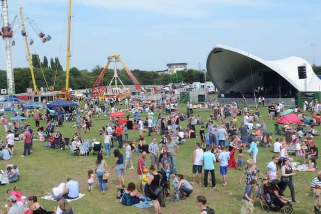 Willow Festival 2014 at Embankment. Crowds enjoying the event EMN-141207-193142009
