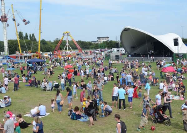 Willow Festival 2014 at Embankment. Crowds enjoying the event EMN-141207-193142009