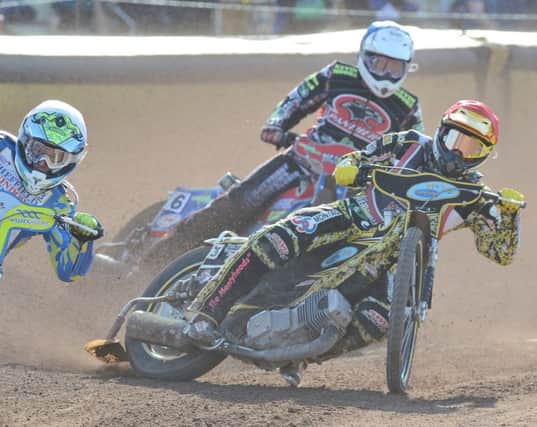 Kenneth Hansen (red) and Simon Lambert (blue) in action for Panthers against Sheffield. Photo: David Lowndes.