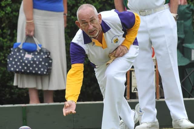 Mick Duell skipped his Northants rink to victory in the Newton Trophy and claimed his count badge flash.