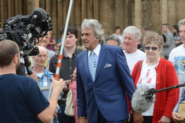 David Dickinson's Real Deal at Peterborough Cathedral EMN-160717-085943009