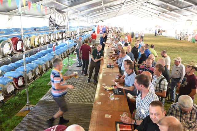 Beer Festival 2016 on Embankment EMN-160823-170336009
