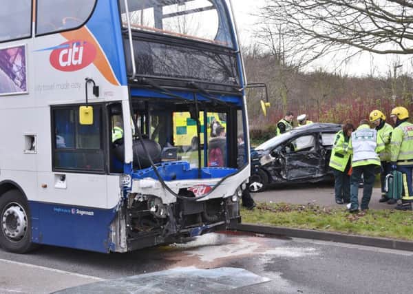 Bus crash at Hodson Ave, Werrington EMN-160303-205104009