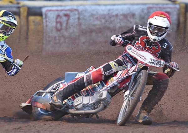 Tom Perry in action in heat three against Newcastle Diamonds. Picture: David Lowndes