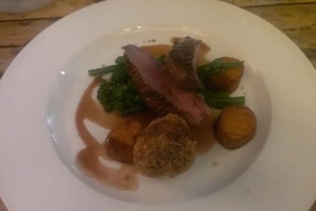 Brad Barnes dines at the Queens Head, Nassington