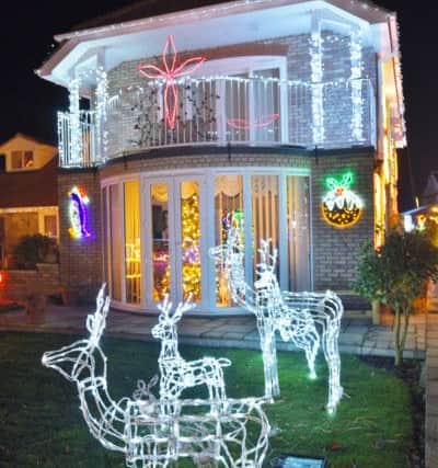 Christmas lights at Duncombes Road, Turves EMN-161129-193017009