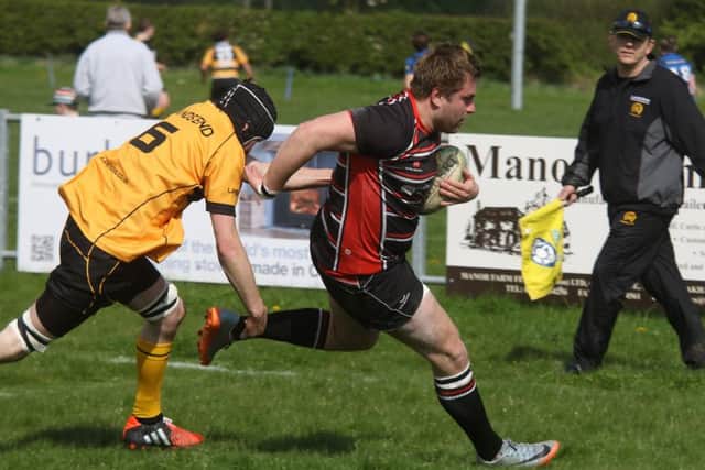 Robb Shingles on his way to the try-line for Oundle. Picture: Mick Sutterby