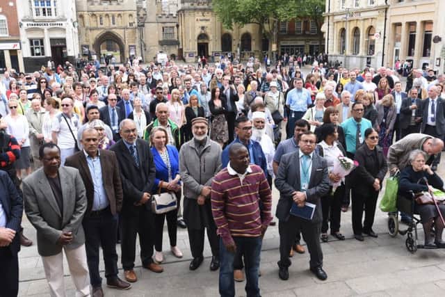 Civic procession and one minute vigil on Cathedral Square EMN-170523-135018009