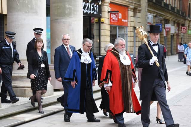 Civic procession and one minute vigil on Cathedral Square EMN-170523-134940009