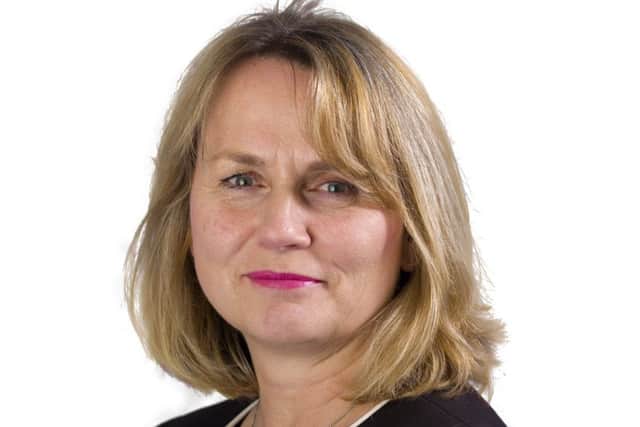 Tracy Dowling
