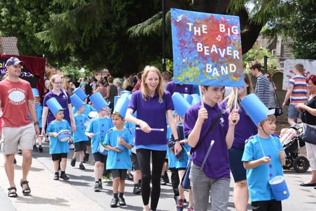 Werrington Carnival parade - EMN-170625-084925009