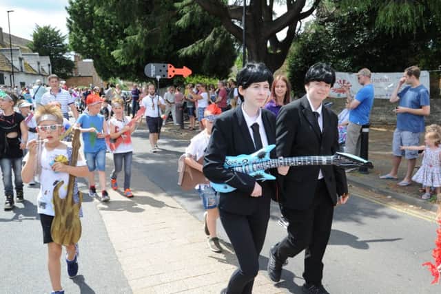 Werrington Carnival parade - EMN-170625-084937009