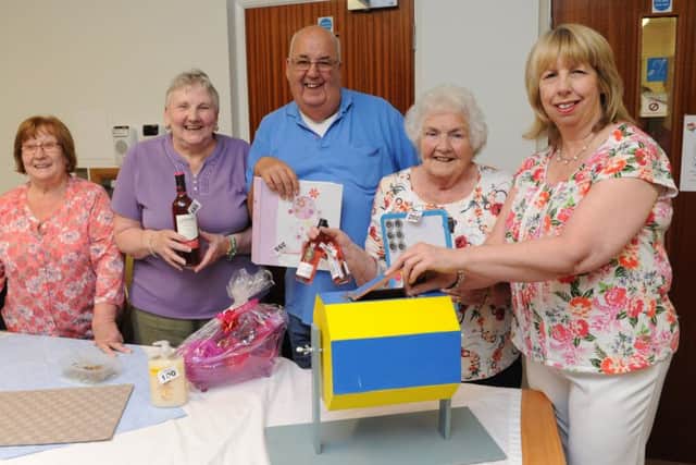 Becketts Close residents Cynthia Harradine, Vera Kew, John Morton and Doris Cox with CKHs Director of