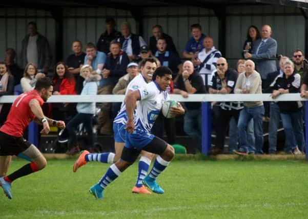 Sitanilei Tei Semisi sets off on a run for the Lions against Newbold-on-Avon. Picture: Mick Sutterby